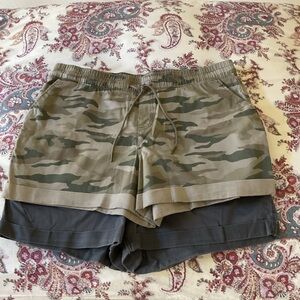 Time and Tru Women's Camo and Dark Gray Cargo Shorts set